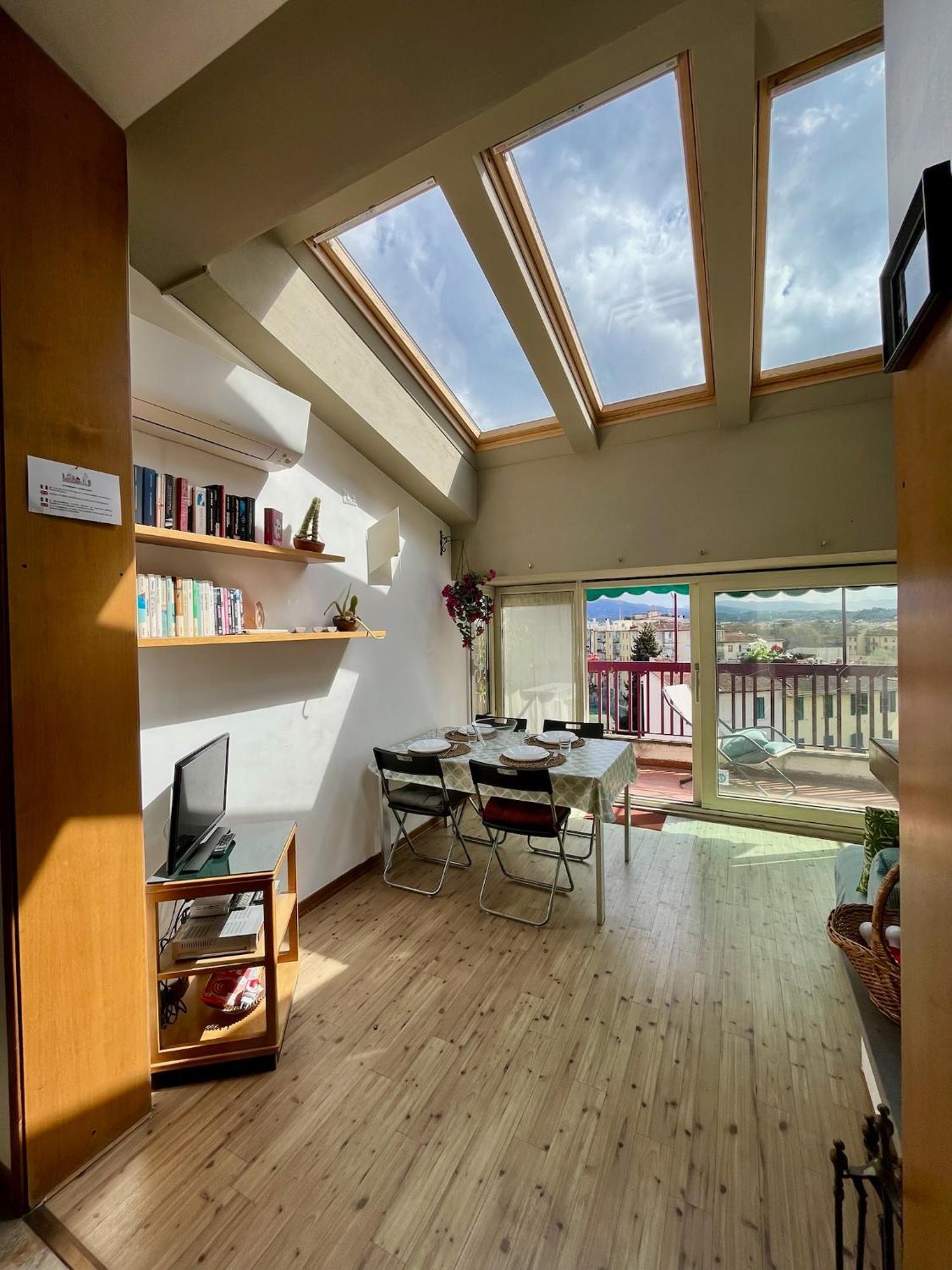 Settesanti Vintage Attic Apartment ฟลอเรนซ์ ภายนอก รูปภาพ