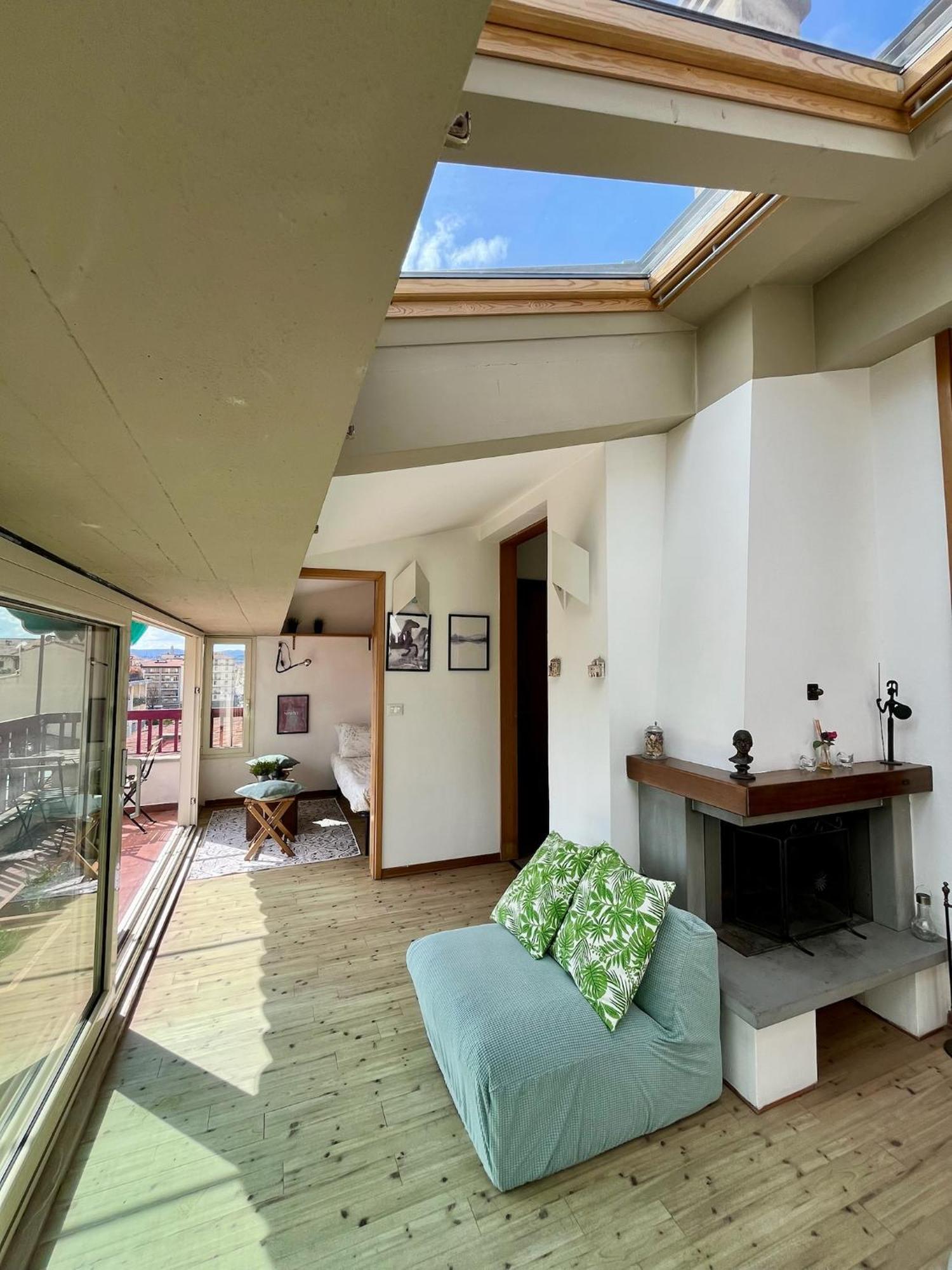 Settesanti Vintage Attic Apartment ฟลอเรนซ์ ภายนอก รูปภาพ