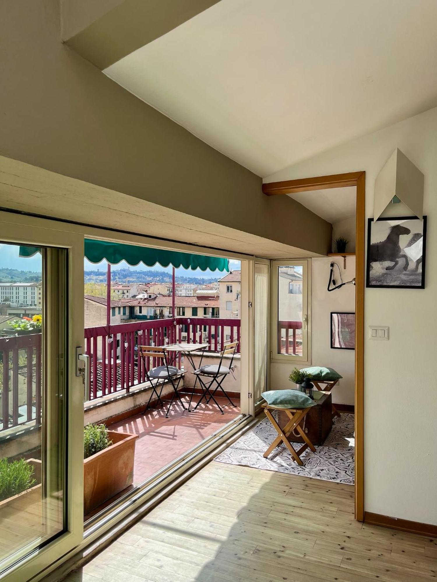 Settesanti Vintage Attic Apartment ฟลอเรนซ์ ภายนอก รูปภาพ