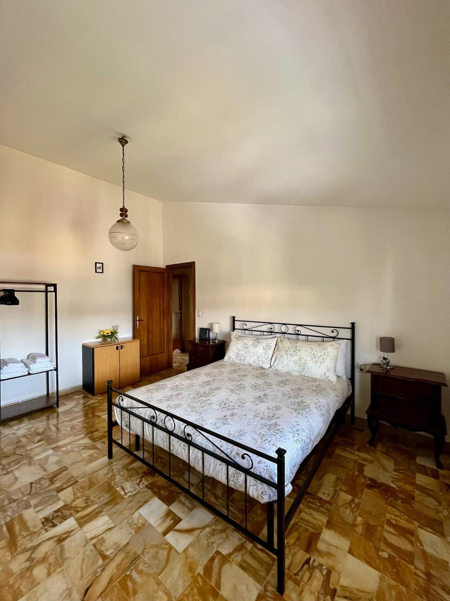 Settesanti Vintage Attic Apartment ฟลอเรนซ์ ภายนอก รูปภาพ