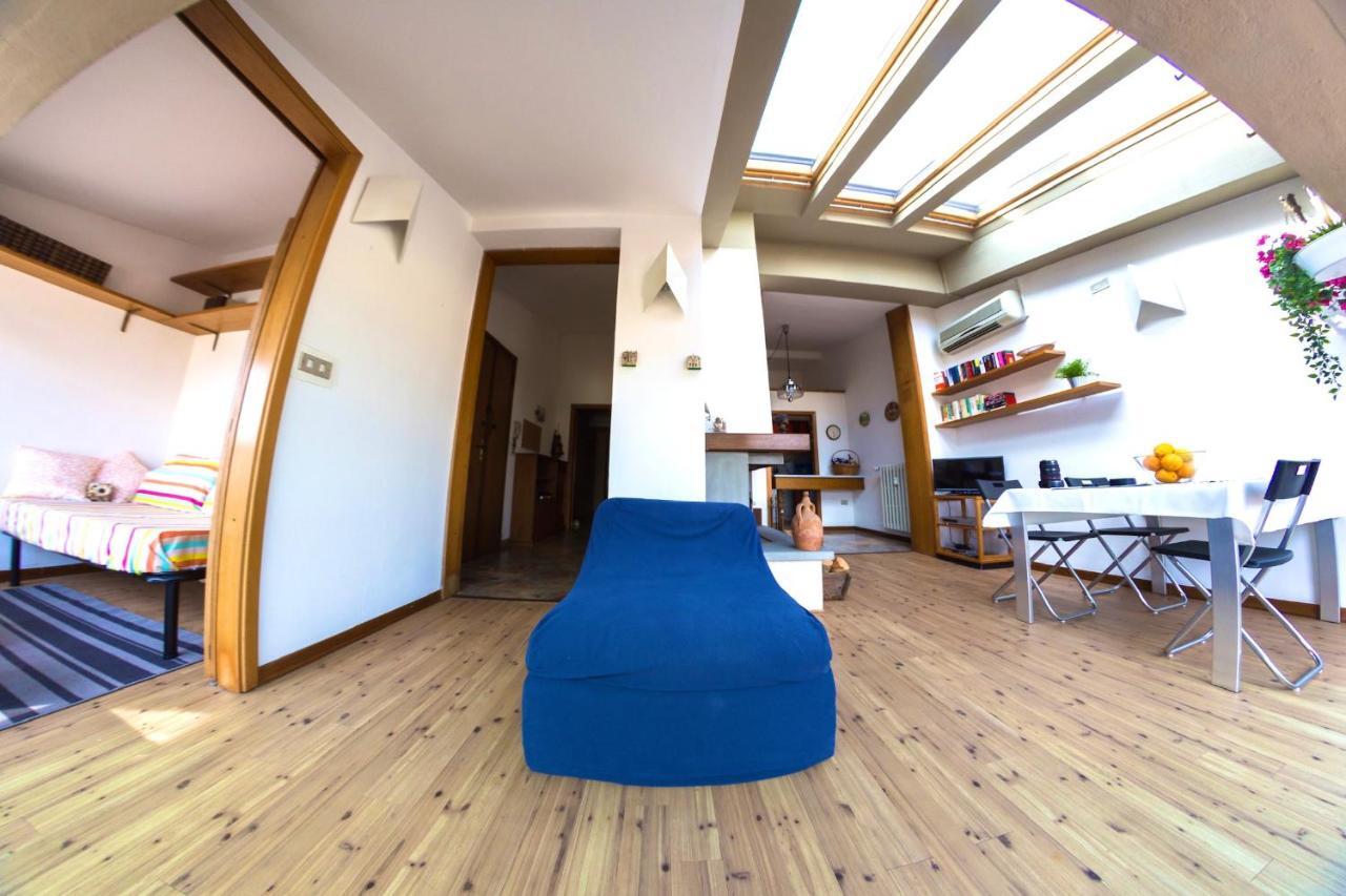 Settesanti Vintage Attic Apartment ฟลอเรนซ์ ภายนอก รูปภาพ